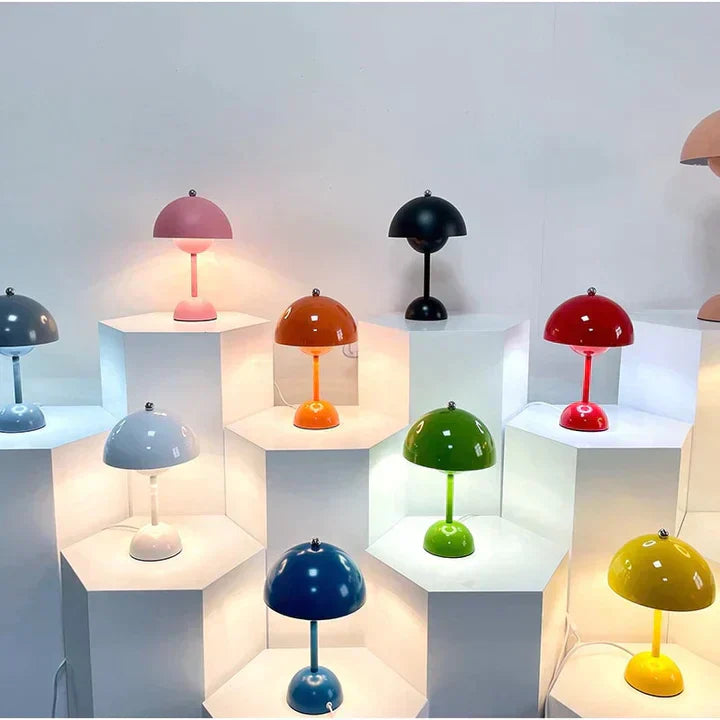 Luxurious contemporary Nordic table lamp