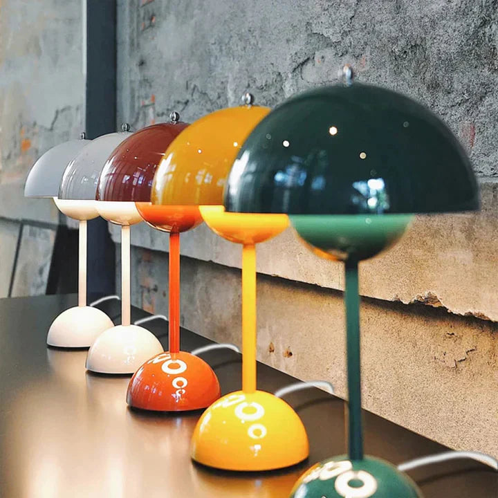 Luxurious contemporary Nordic table lamp