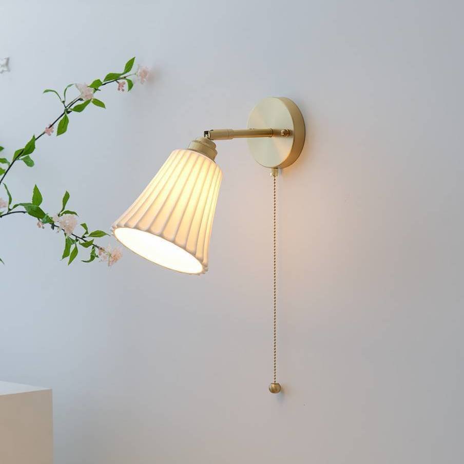 AcsádLume | Wall light made of brass and ceramic