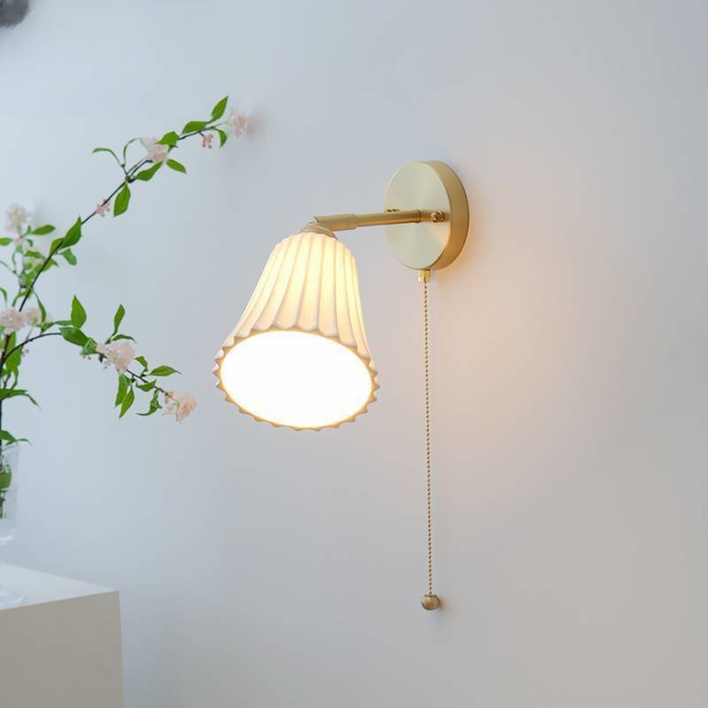 AcsádLume | Wall light made of brass and ceramic