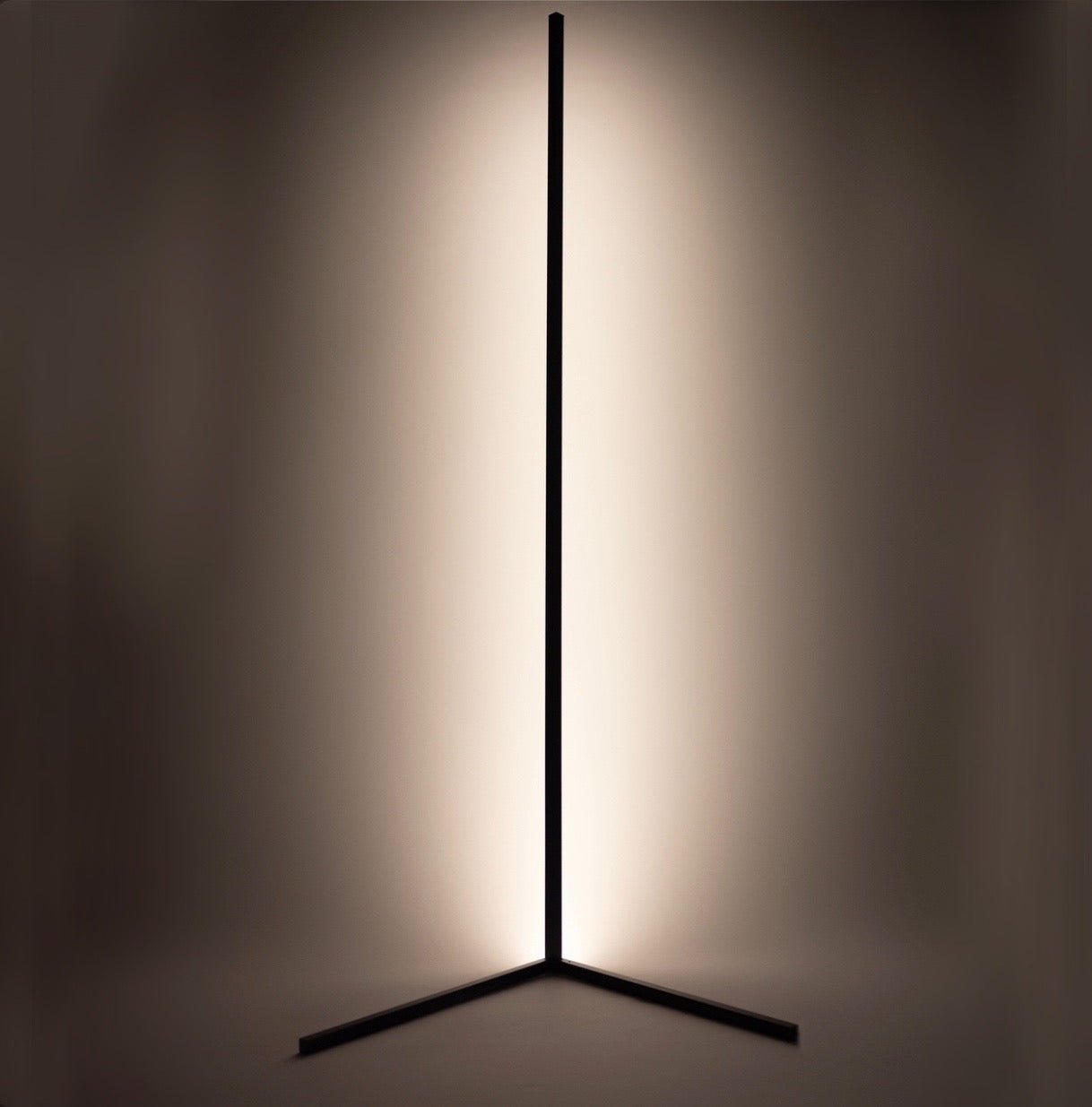 CsabaGlow | Minimalist floor lamp