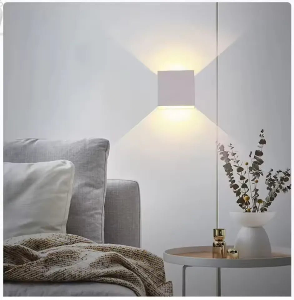 Élaris | Minimalist wall lamp