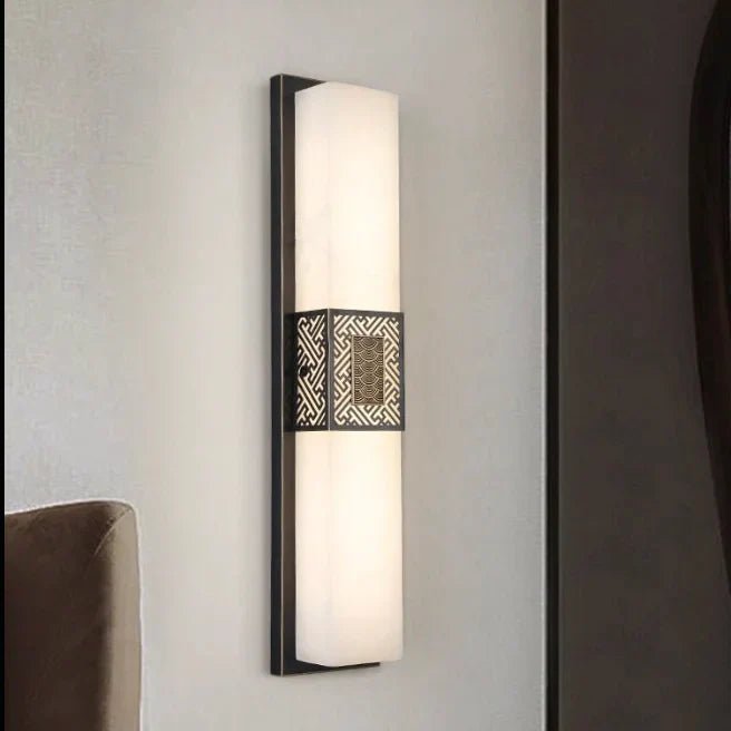 MarbreLuxe | Elegant wall lamp made of marble and brass
