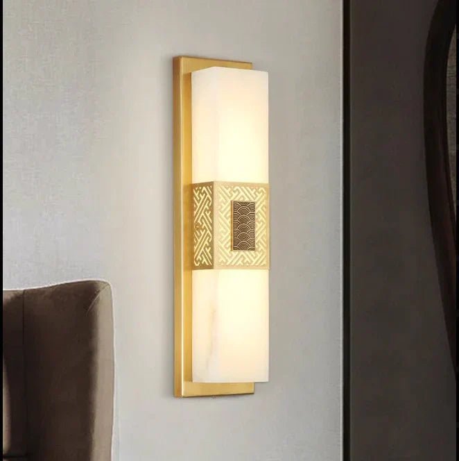 MarbreLuxe | Elegant wall lamp made of marble and brass