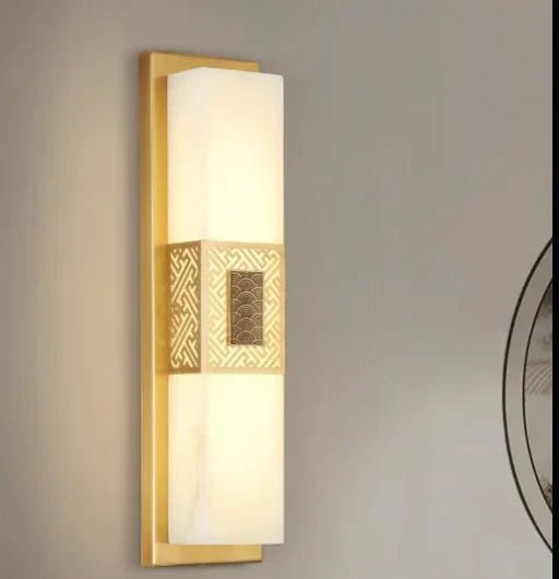 MarbreLuxe | Elegant wall lamp made of marble and brass