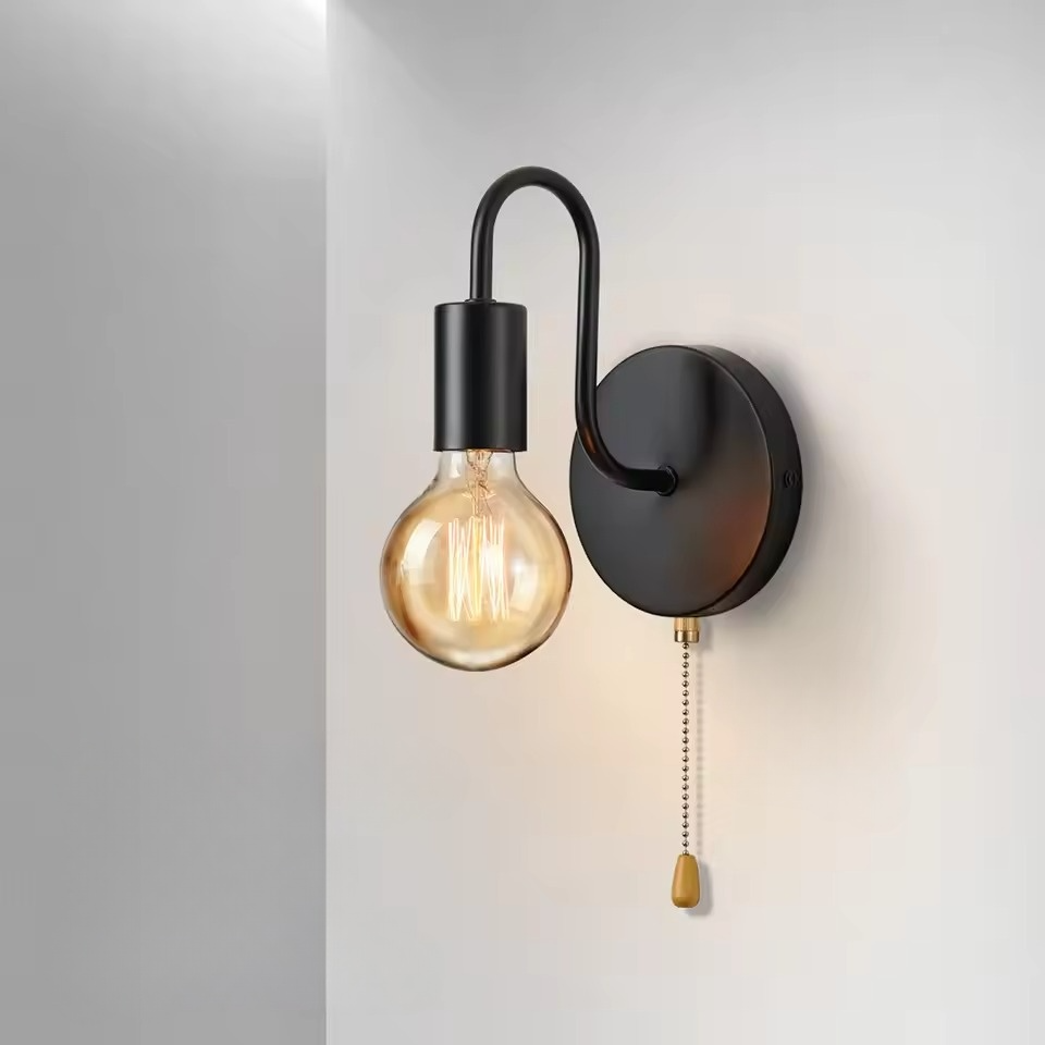 Alba | Modern Wall Lamp in Black Iron
