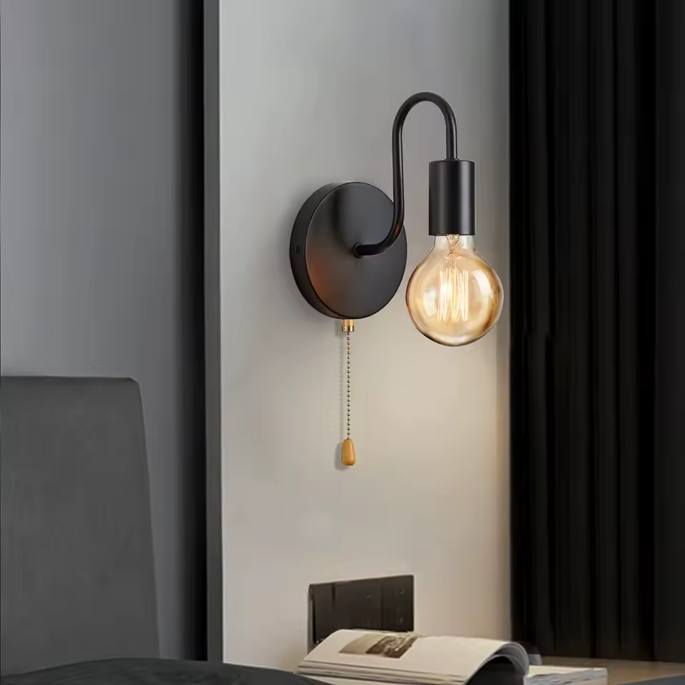 Alba | Modern Wall Lamp in Black Iron