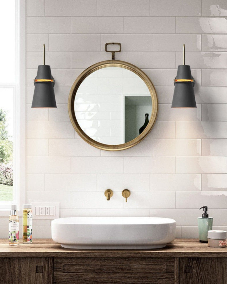 Regina - Modern Wall Sconce