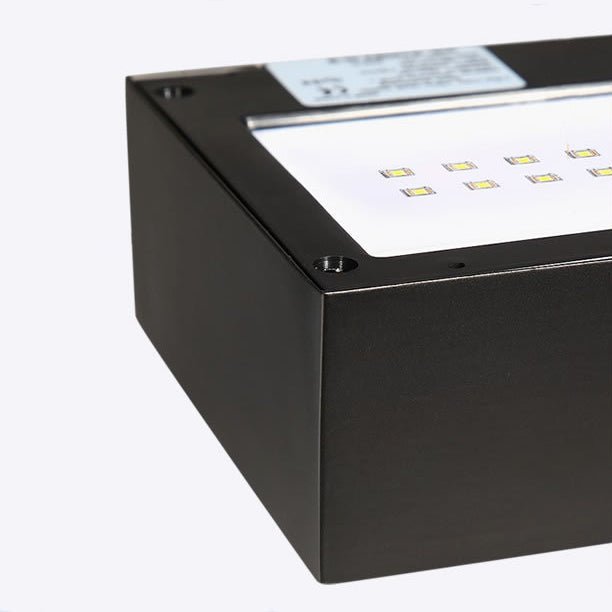 SolaraBátur | Solar-powered LED wall lamp
