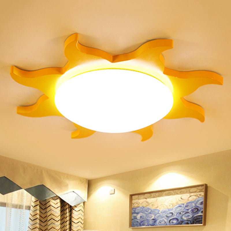 Ceiling lamp in sun shape - wood and acrylic cartoon