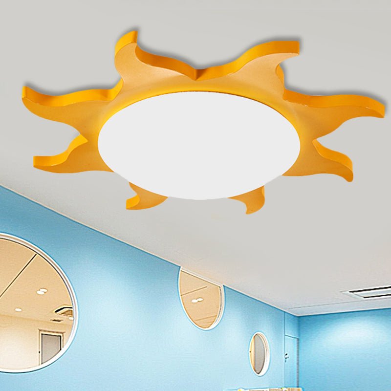 Ceiling lamp in sun shape - wood and acrylic cartoon