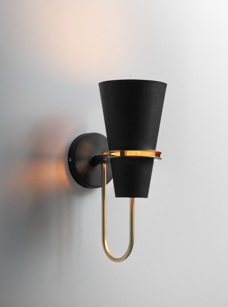Regina - Modern Wall Sconce